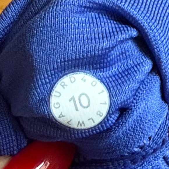 LULULEMON HOTTY HOT II SHORTS 2.5" MOROCCAN BLUE/BLACK Size 10 Yoga Gym Running - Picture 7 of 7